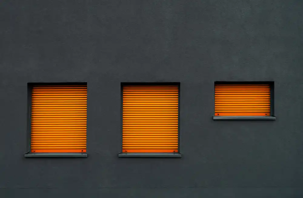 Günther, Hans: Fachada gris