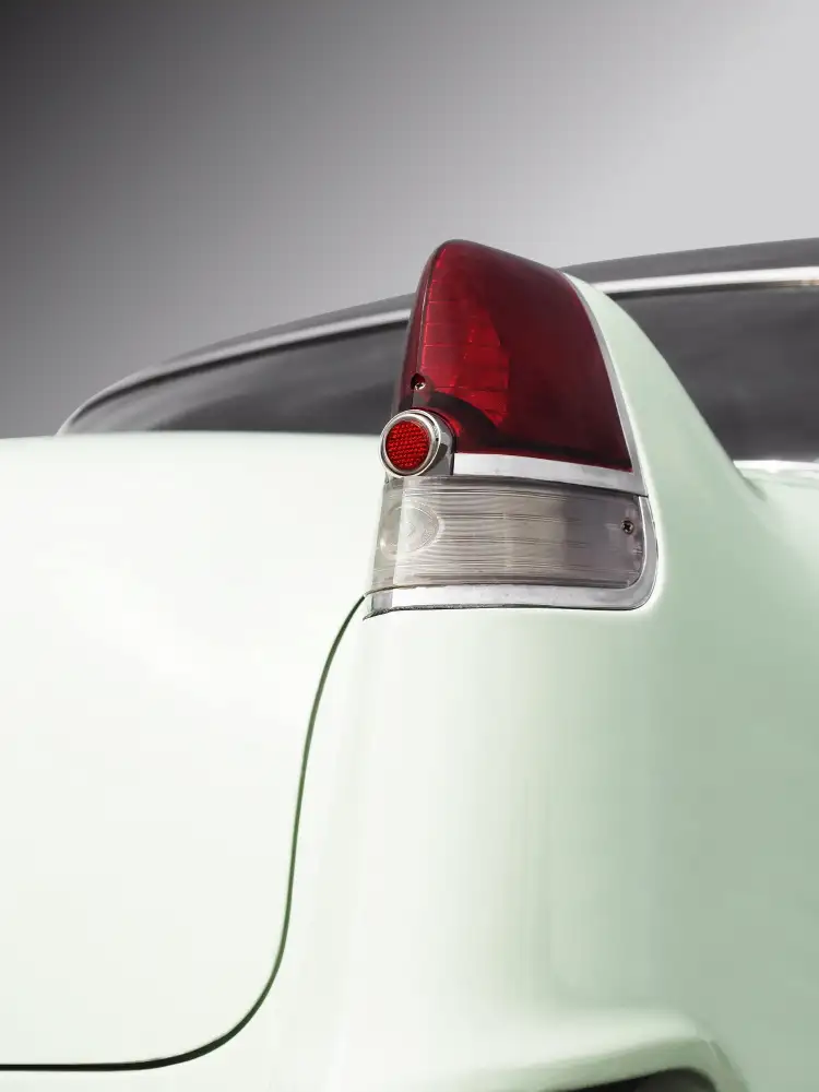 Gube, Beate: US classic car 1955 Series 62 Coupe