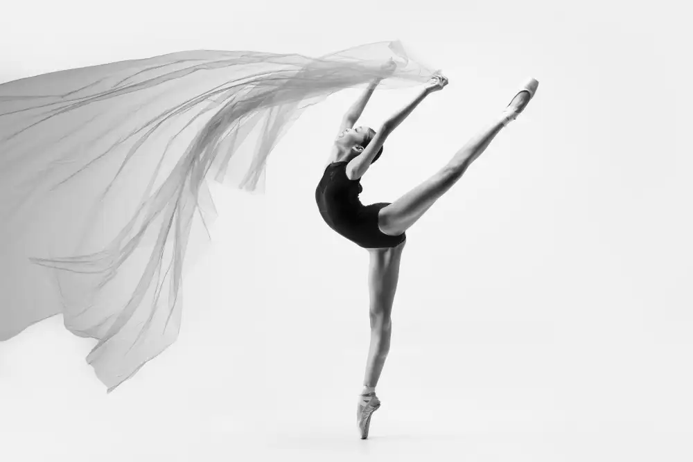Suhardjo, Lisdiyanto: Flying Cloth Ballerina