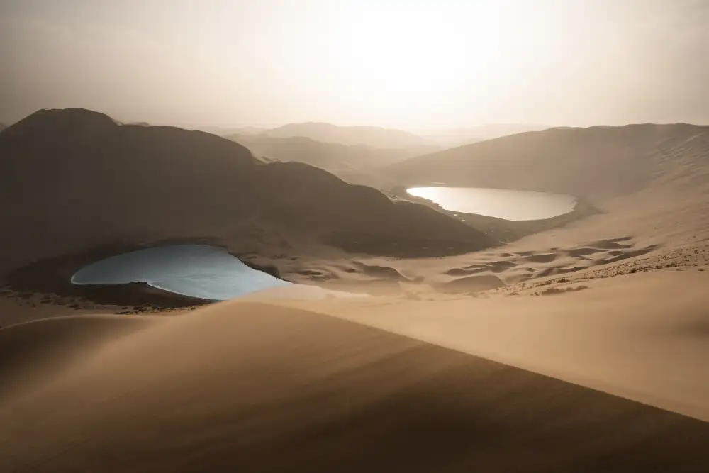 Li, Romantic: Sunset in Badanjilin Desert