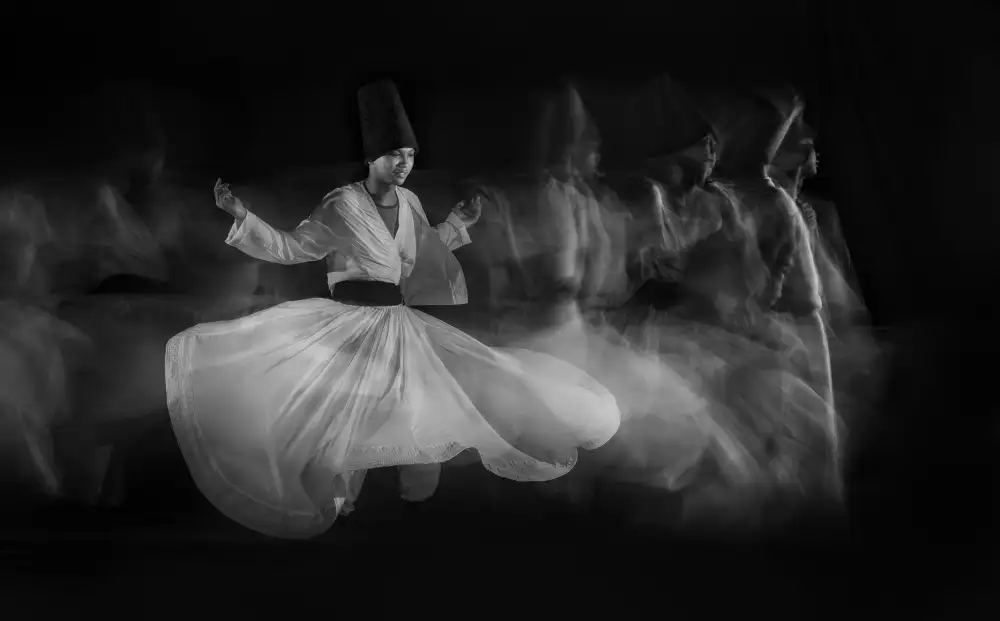 Adhisuria, Rubby: Danse soufie