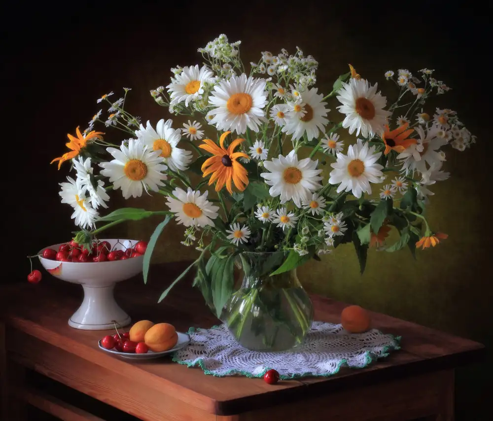 Skorokhod, Tatyana: Stillleben mit Gänseblümchen und Beeren