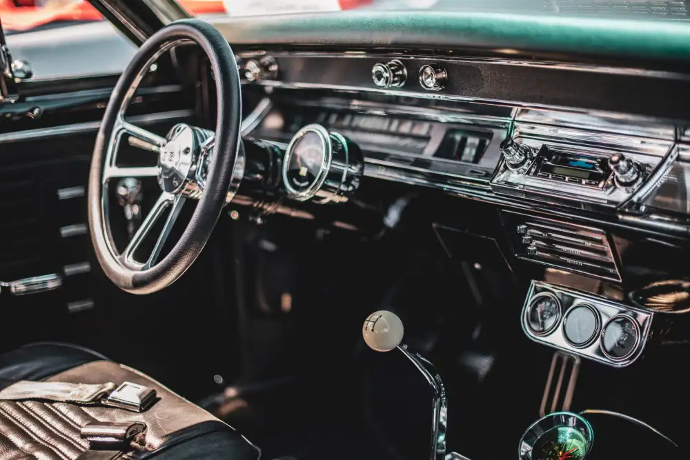 Mossholder, Tim: Intérieur de voiture