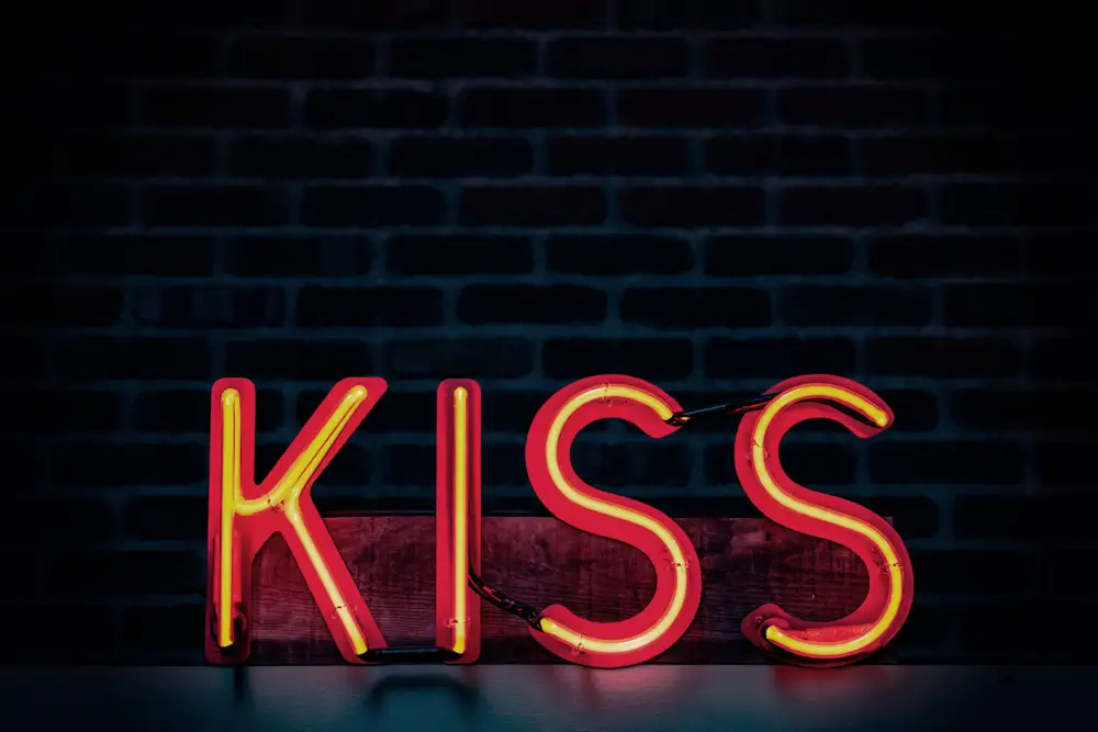 Mossholder, Tim: Baiser au néon