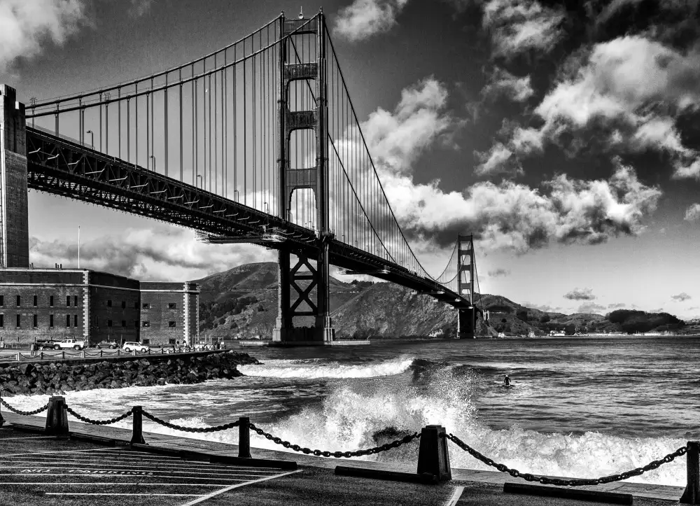 Domont, Jois: Navigare sotto il Golden Gate Bridge