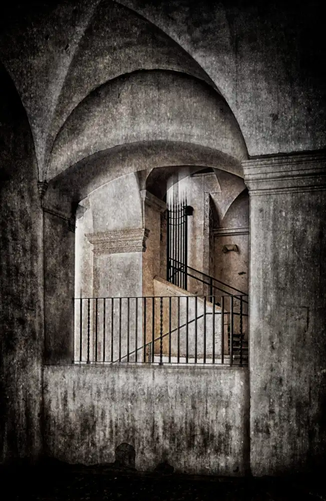 Corte, Raffaele: Entrate e uscite