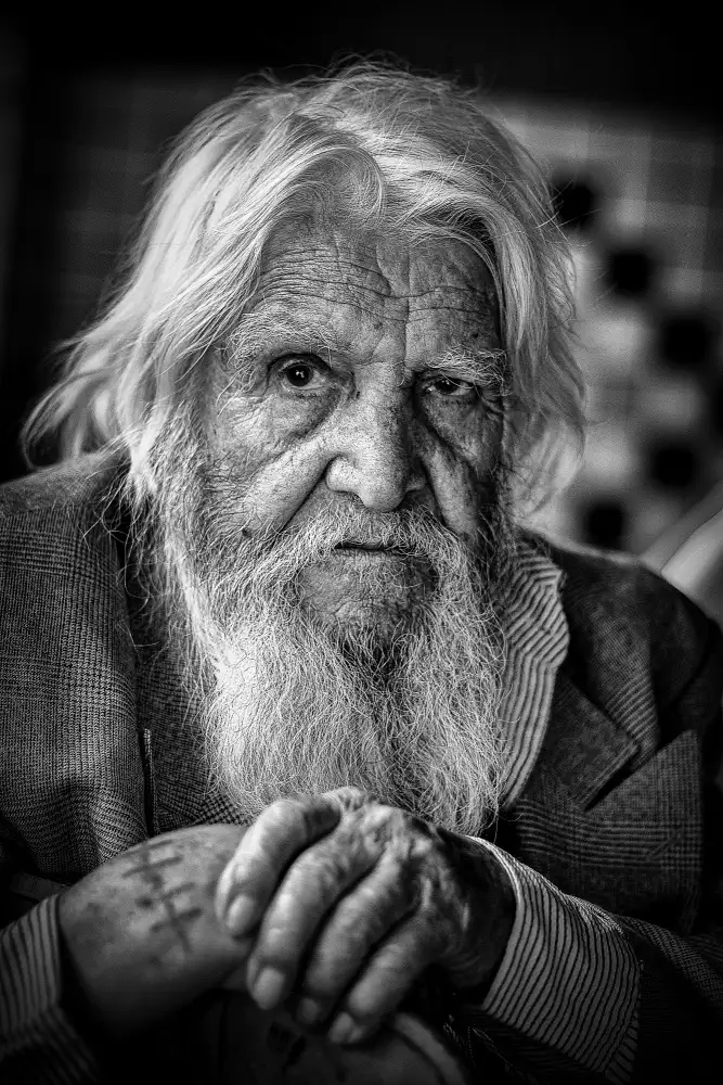 Saeidinia, Afshin: Old Man