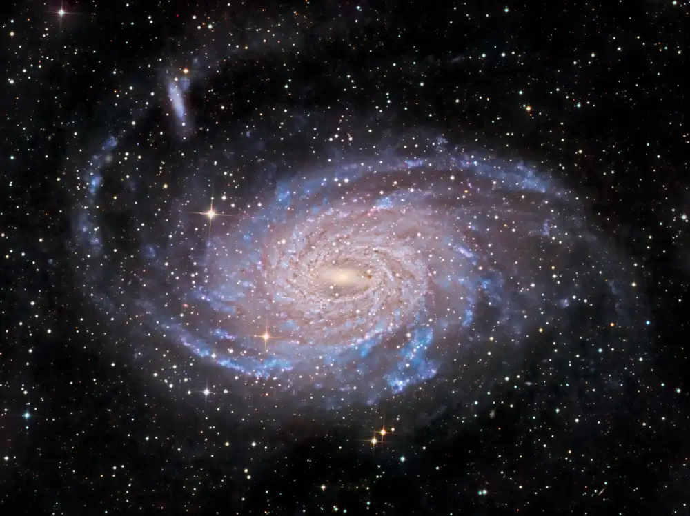 Chander, Vikas: Galaxie NGC 6744