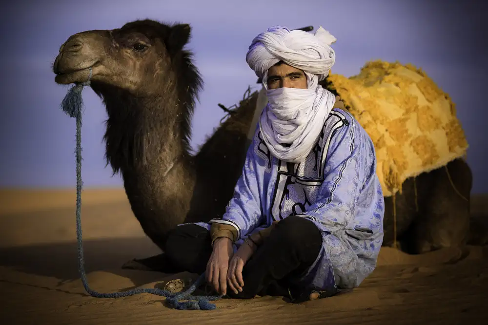 Raskin, Moris: hombre del sahara