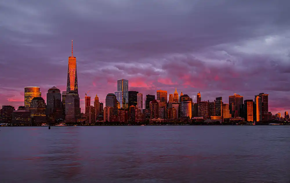 Yu, Bing: Atardecer en la ciudad de Nueva York