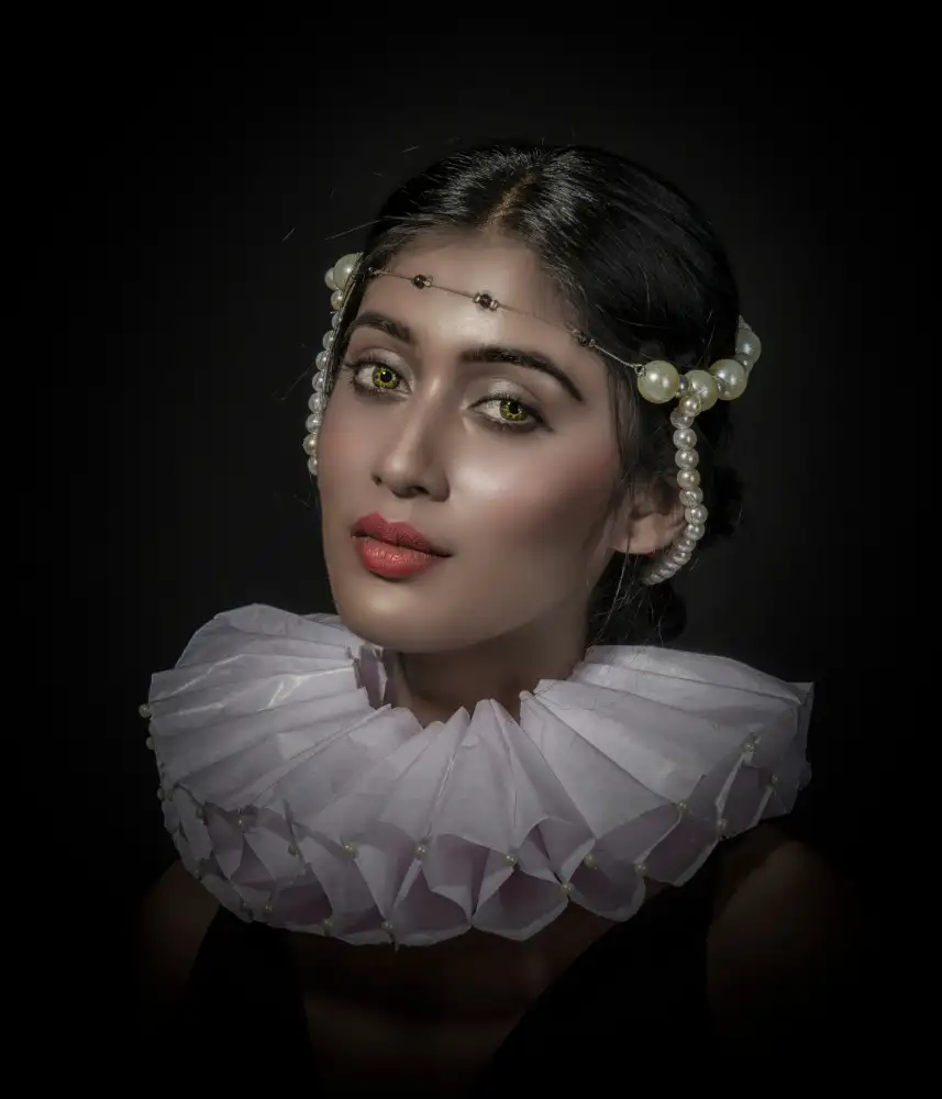 BHATTACHARYYA, PARTHA: EINE ARISTOKRATDAME