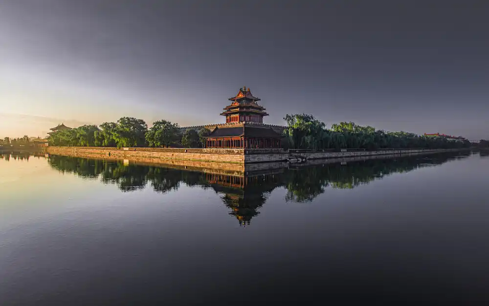 Yu, Bing: Luz matinal sobre la Ciudad Prohibida