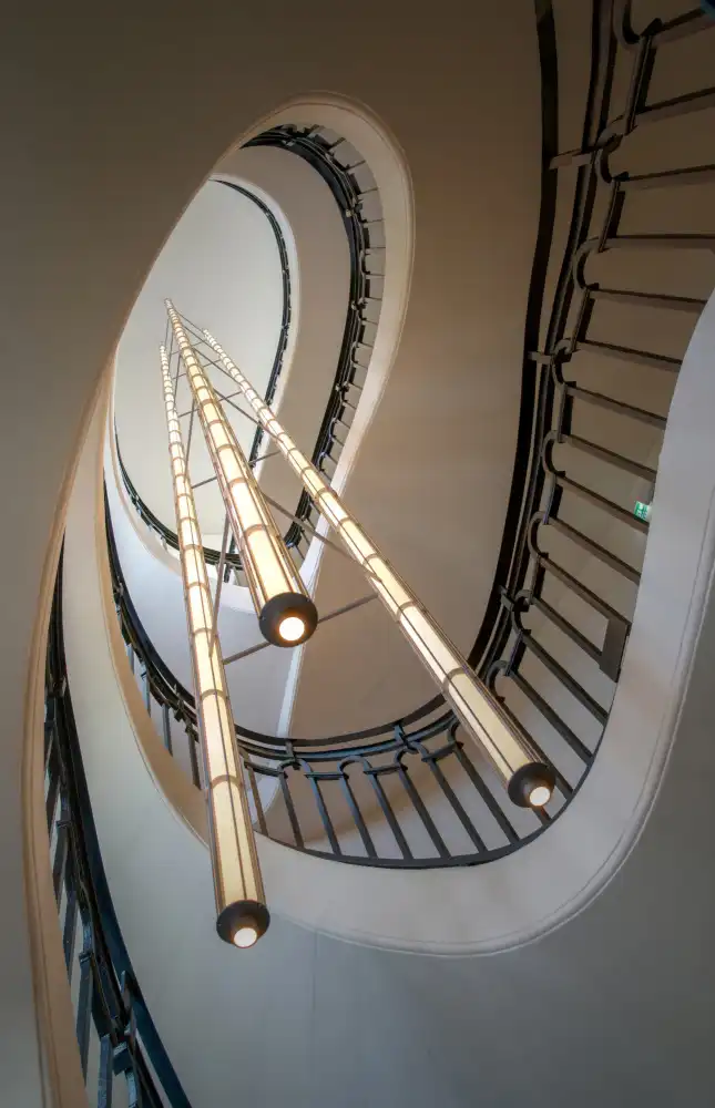 Dupont, Isabelle: Escaliers avec lumières