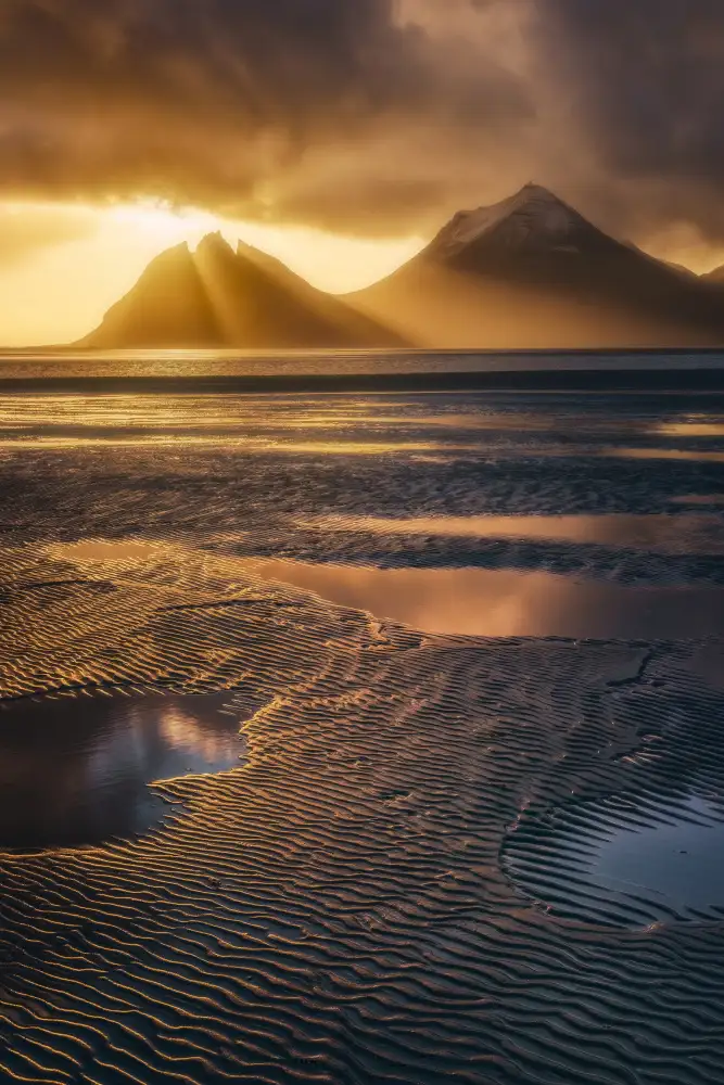Lopez, Bartolome: Sonnenuntergang am Strand von Eystrahorn