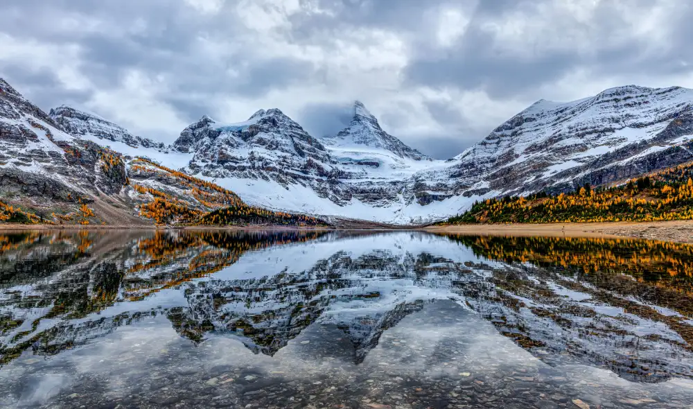 Lin, Ning: Riflessione di Assiniboine