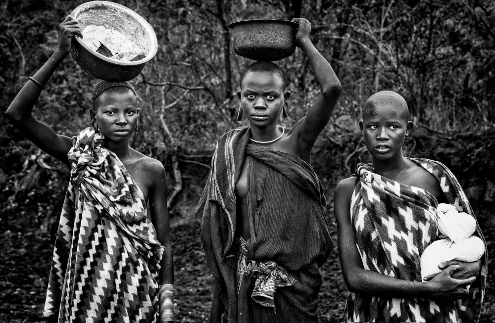Garmendia, Inazio Joxe: Tre ragazze della tribù surmi - Etiopia