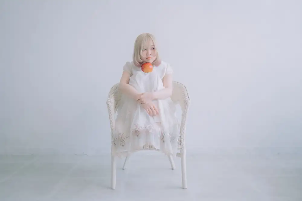 h112o1: the GIRL
