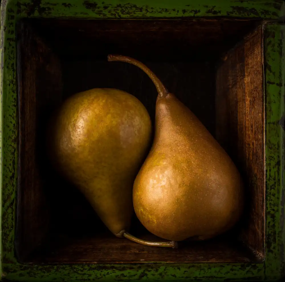 Li, Allan: A pair of pears