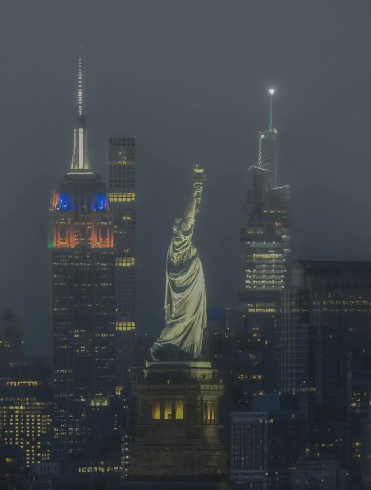 Liu,, Yanny,: Foggy night