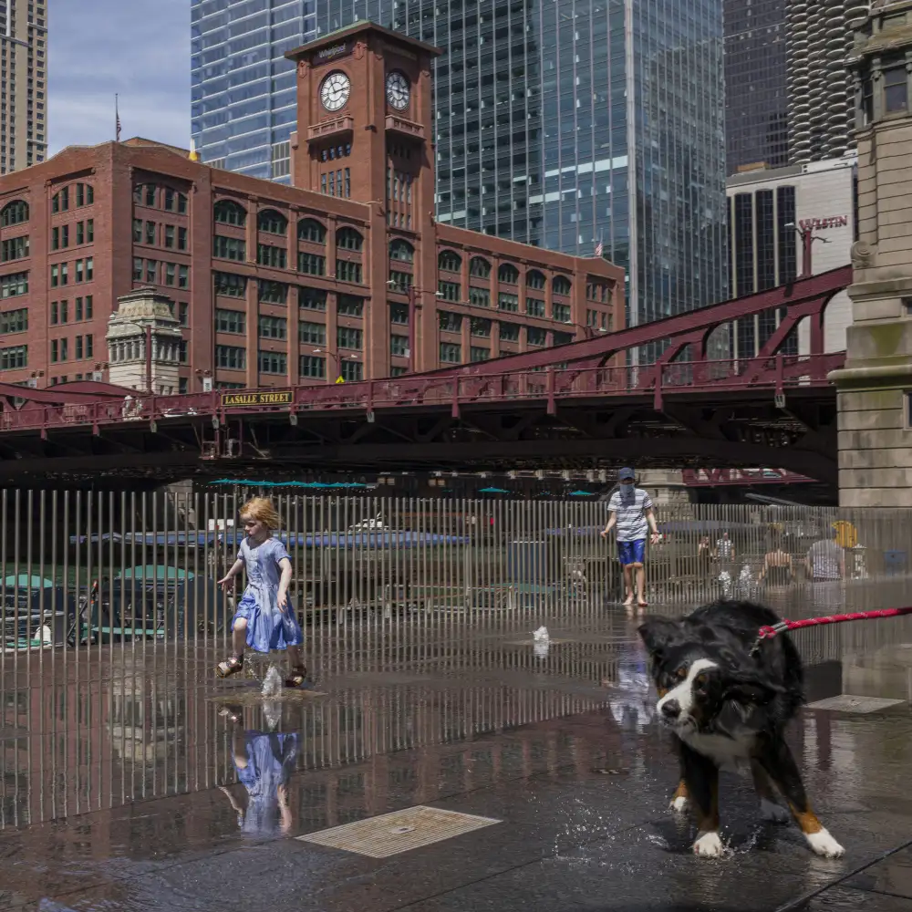 Hartman, Fischer Wendy: Fountain Splashes On the Riverwalk