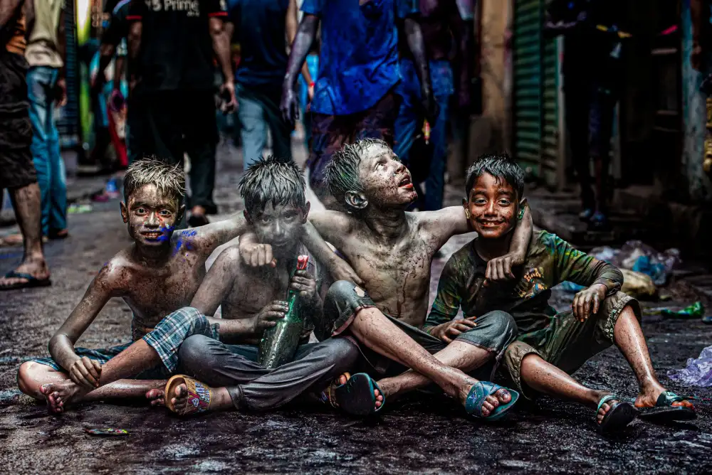 Khan, Alam Rakibul: Holi-Festival