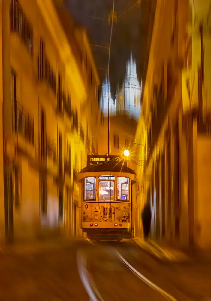Zeng, Kenneth: Straßenbahn 28 bei Nacht II