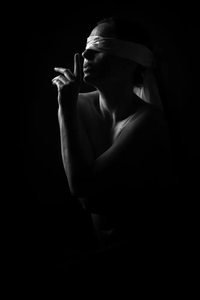 Raskin, Moris: Silencio en la oscuridad