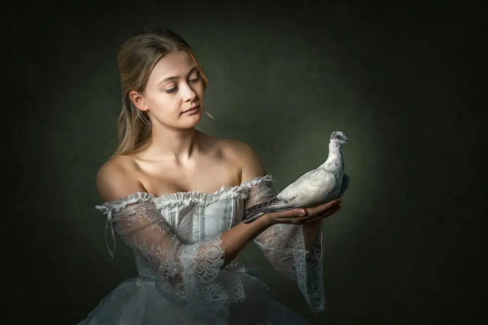 Egger, Marcel: PigeonGirl