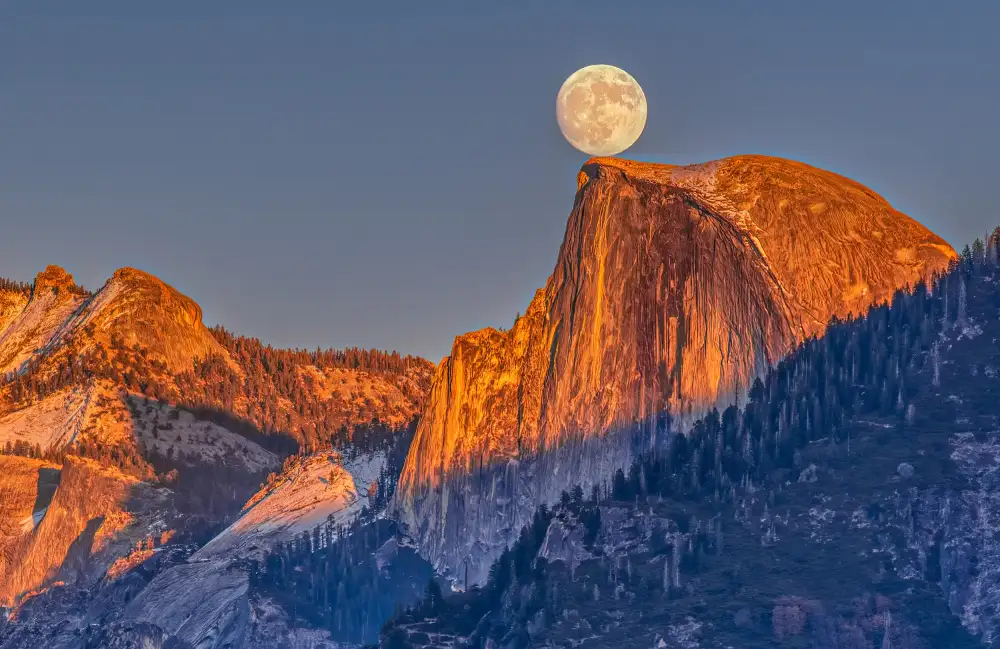 Lin, Ning: Sorgere della luna su Half Dome