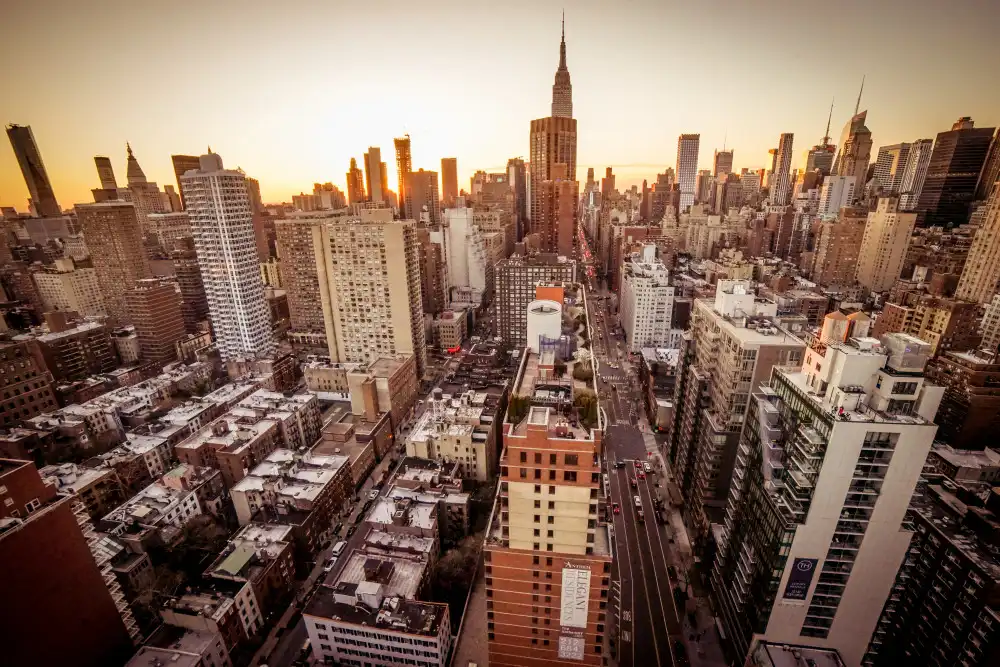 Veizaga, R. Christopher: Grandangolo est di Midtown