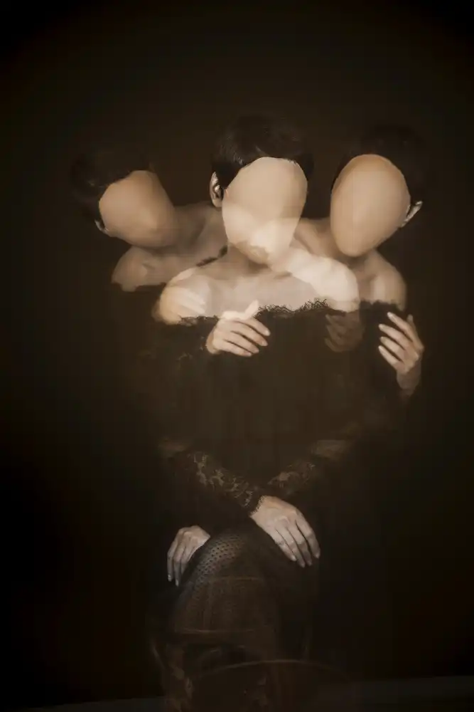 shadkhast, naghmeh: sin rostro
