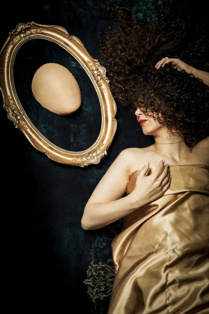 shadkhast, naghmeh: sin rostro