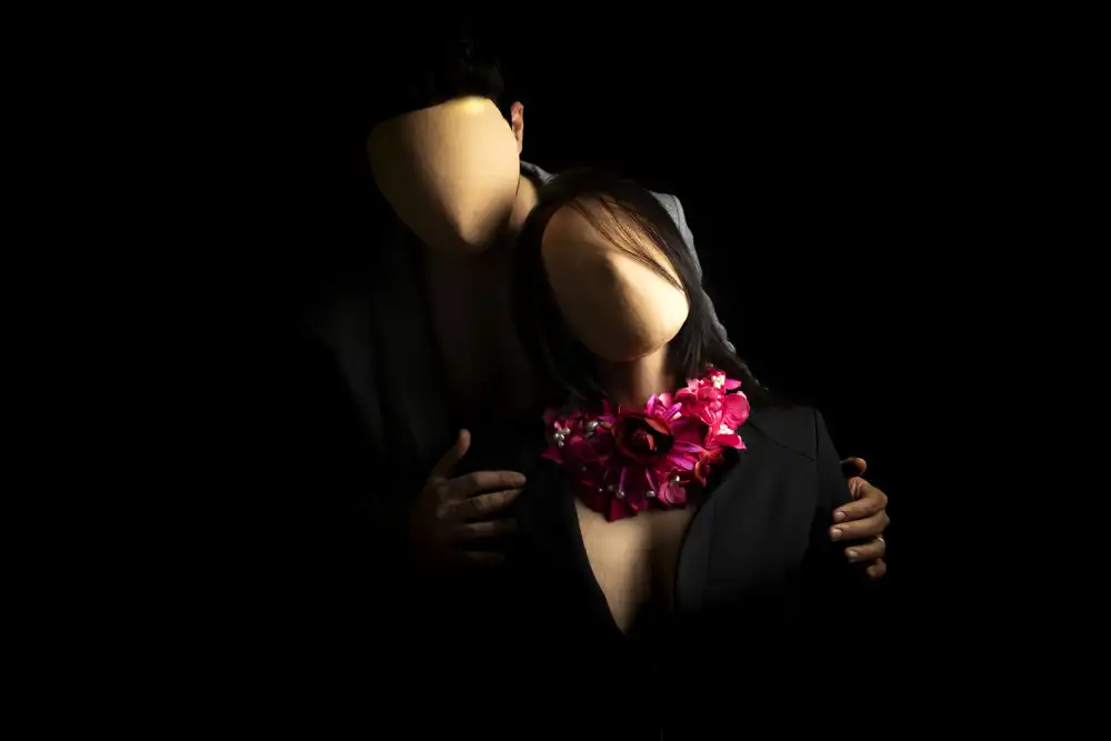 shadkhast, naghmeh: sin rostro