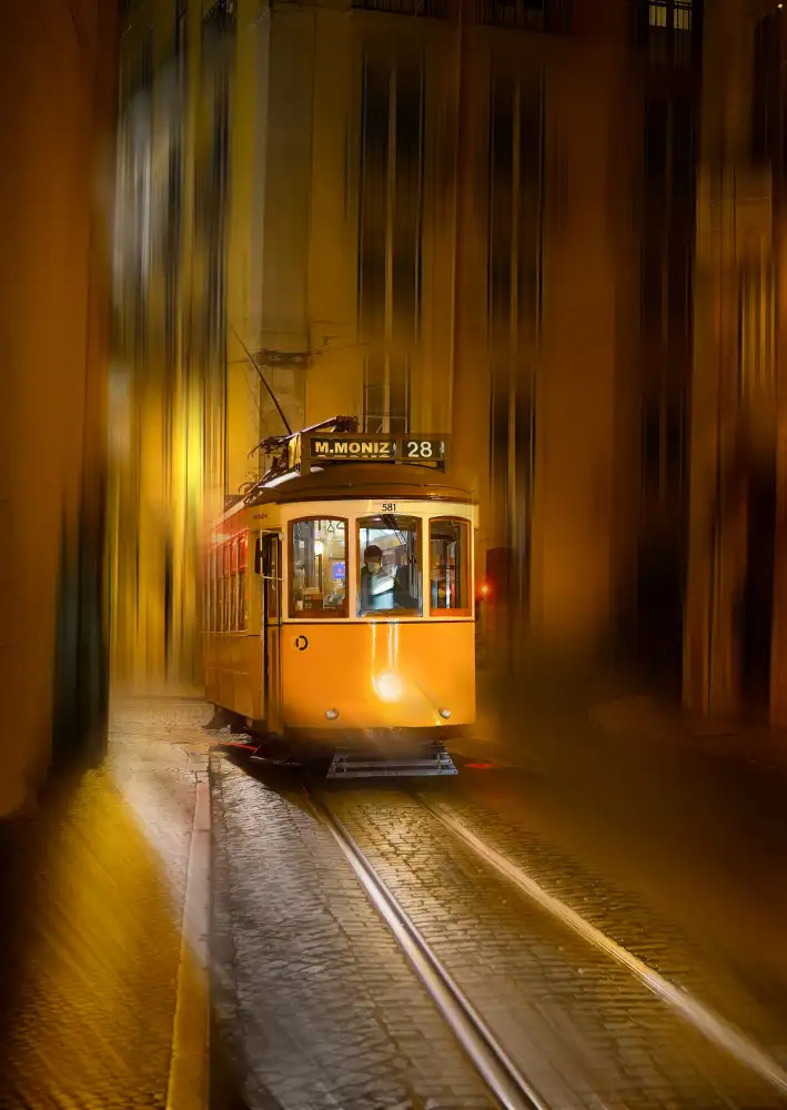 Zeng, Kenneth: Straßenbahn 28 bei Nacht III