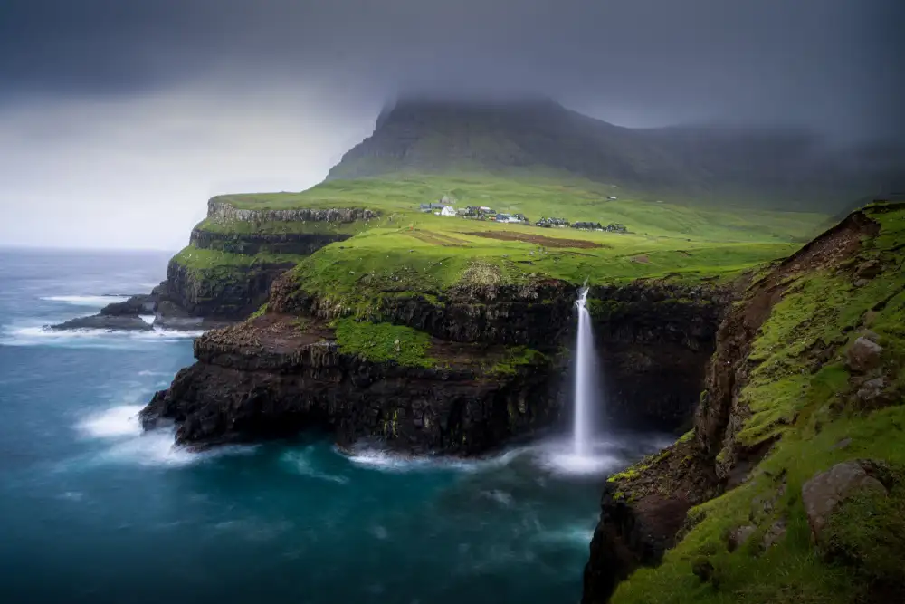 Zhang, Dennis: Waterfall