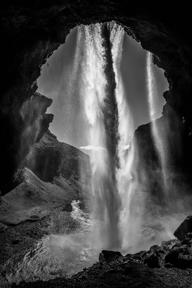 Reichelt, Dieter: hinter dem Wasserfall