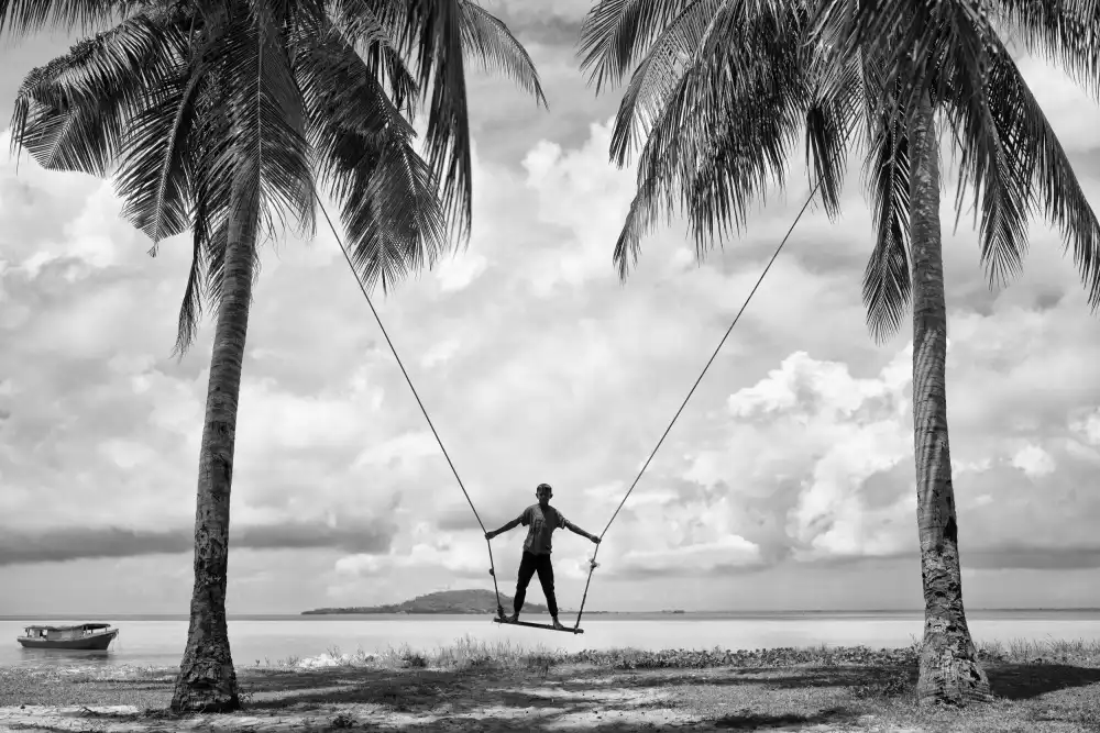 Long, Kieron: Parco giochi tropicale