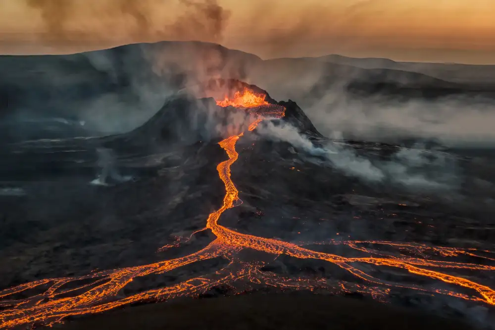 Bian, James: Vulkanická erupce