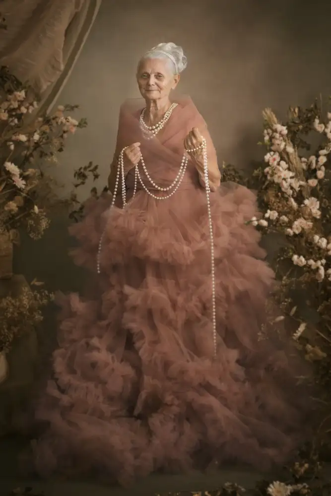 Durisova, Michaela: Lady with pearls