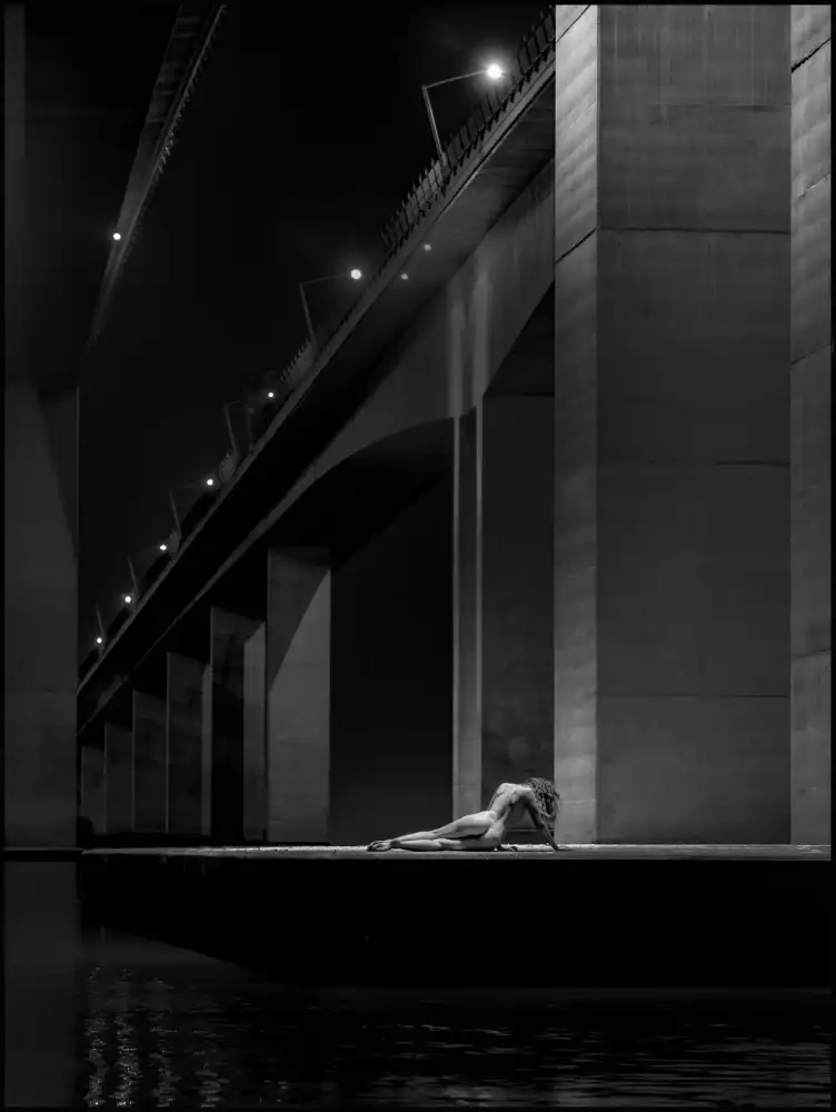 Stampfli, Craig: Gateway Bridge Nude