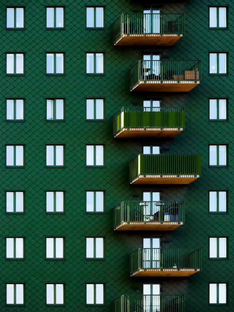 Surleac, Marius: schlangenartig