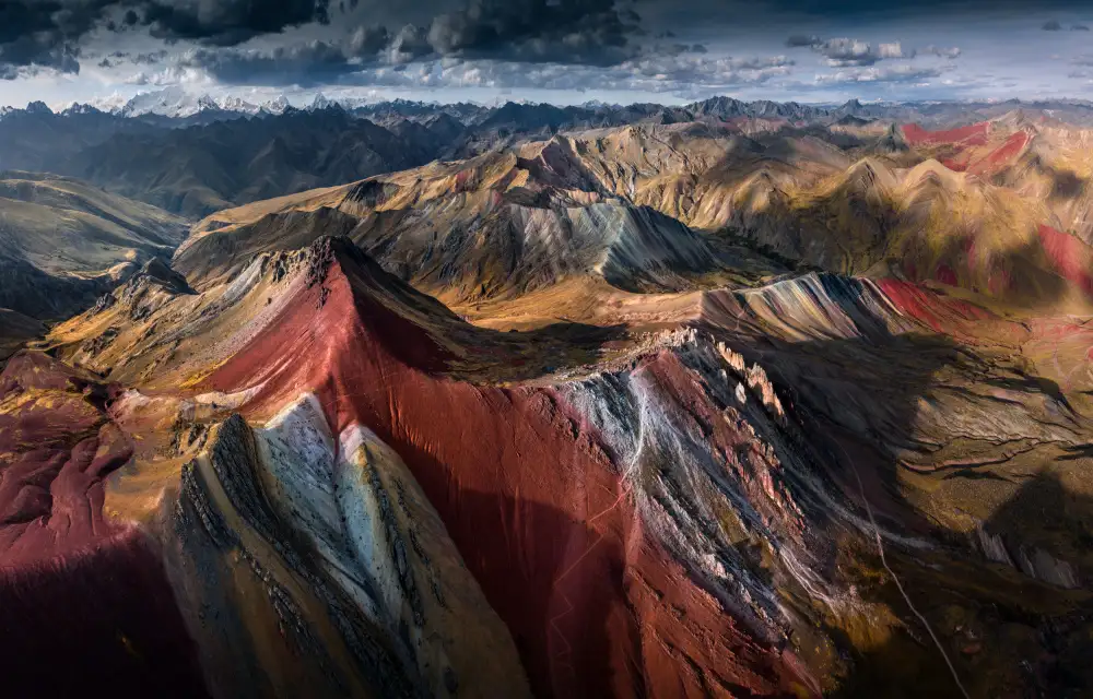 Nienartowicz, Karol: Montañas Arco Iris