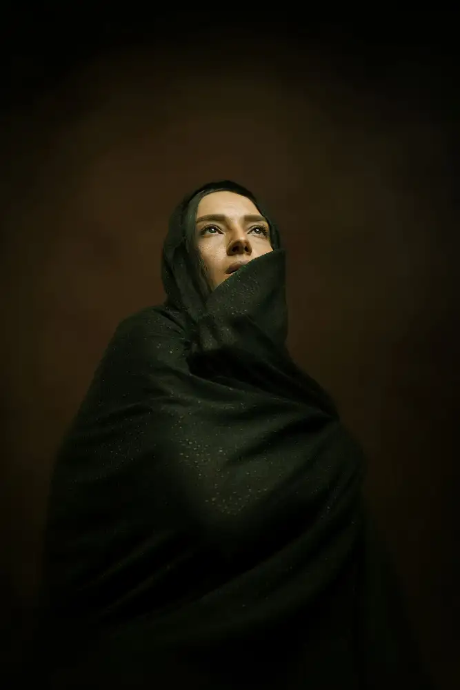 Hasheminasab, Moein: chica persa