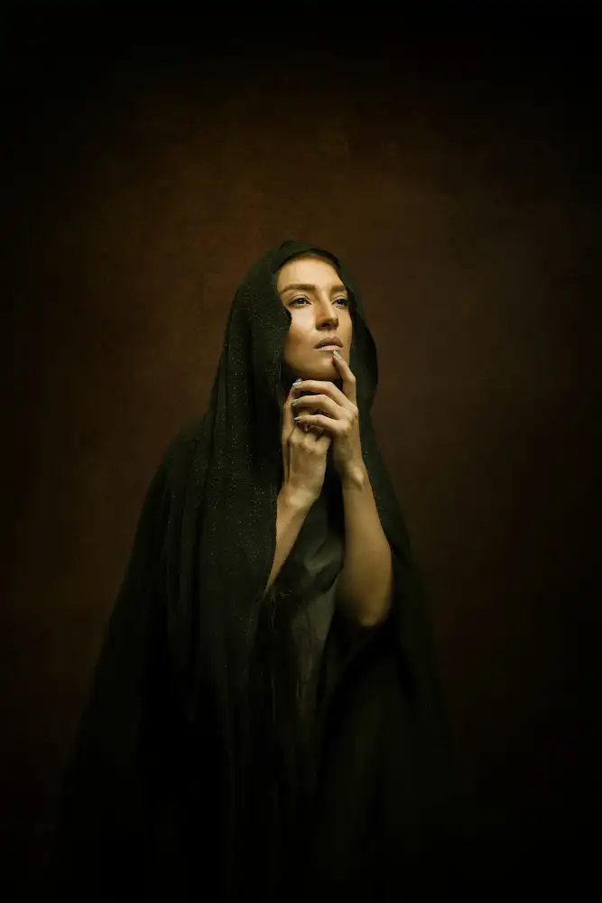 Hasheminasab, Moein: chica persa