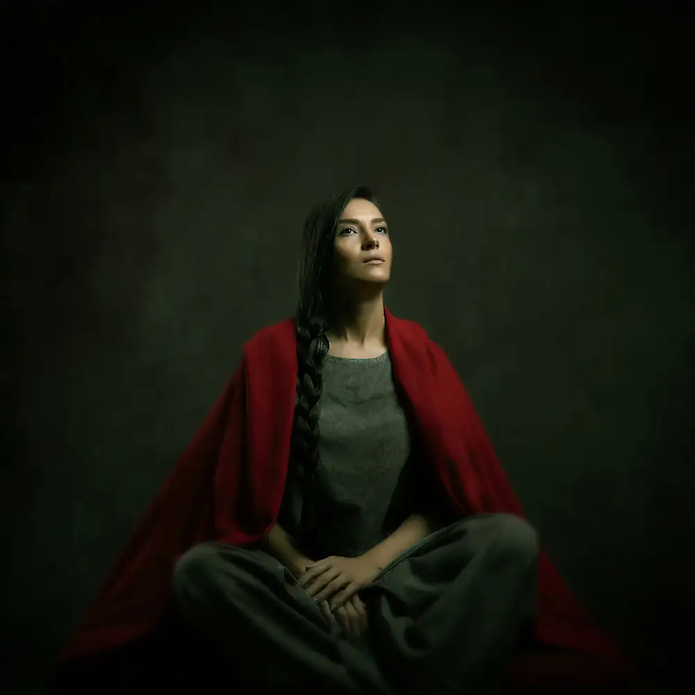 Hasheminasab, Moein: chica persa