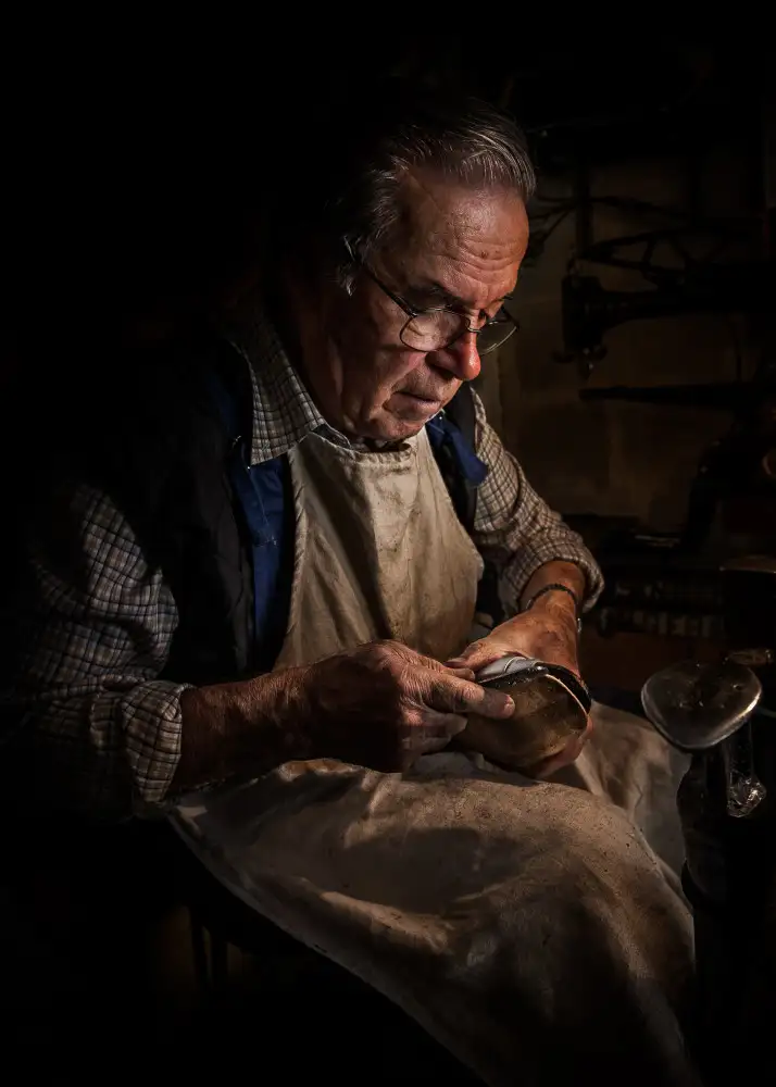 Rampinelli, Roberto: The old shoemaker