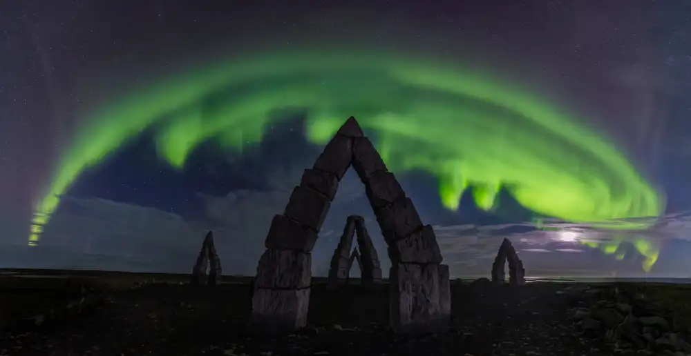Bian, James: Zelený žralok nad arktickým Henge
