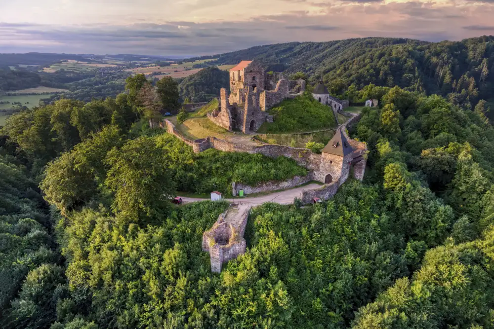 Espandr, Jakub: Castello