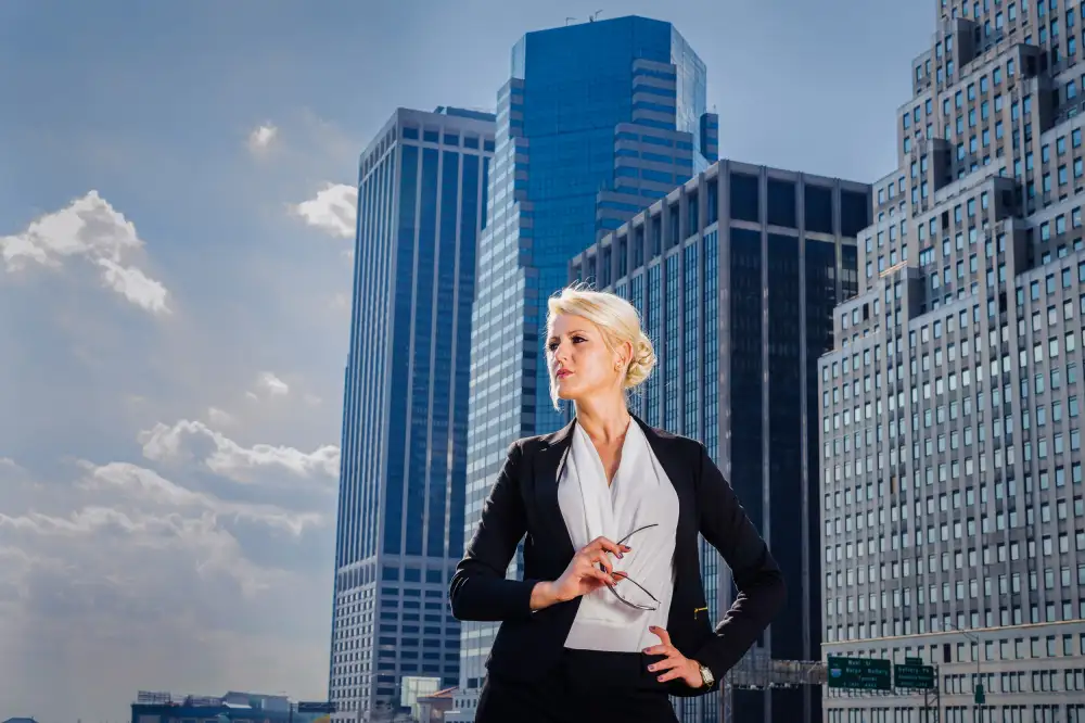 Cai, Xiao: Young Businesswoman in New York City
