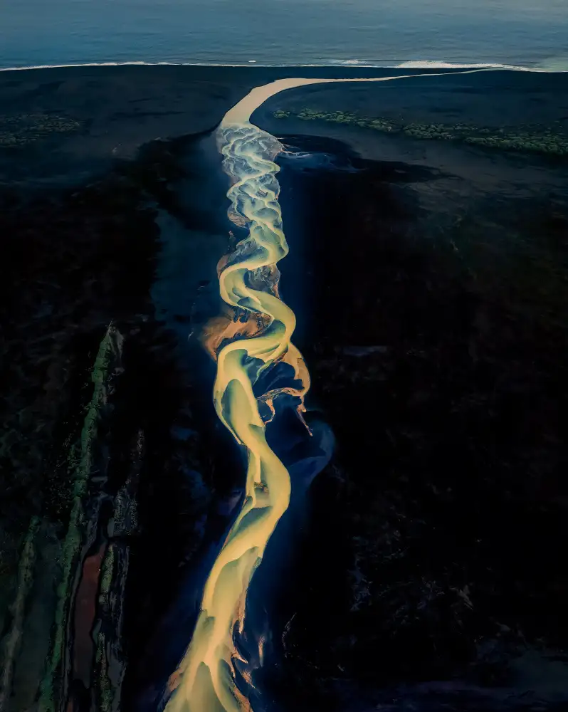 Dou, Shenshen: Rivière au crépuscule